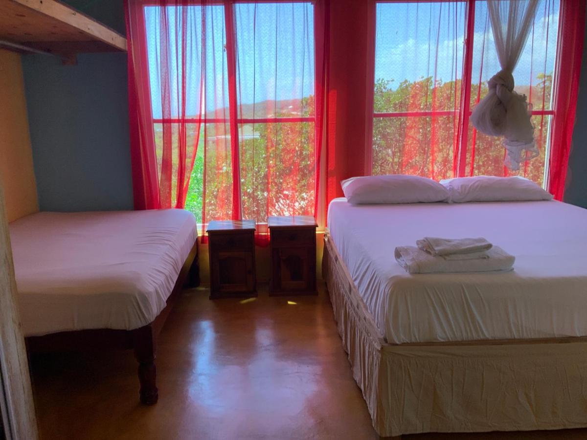 Hotel Welcoming vibes Treasure Beach Exterior foto